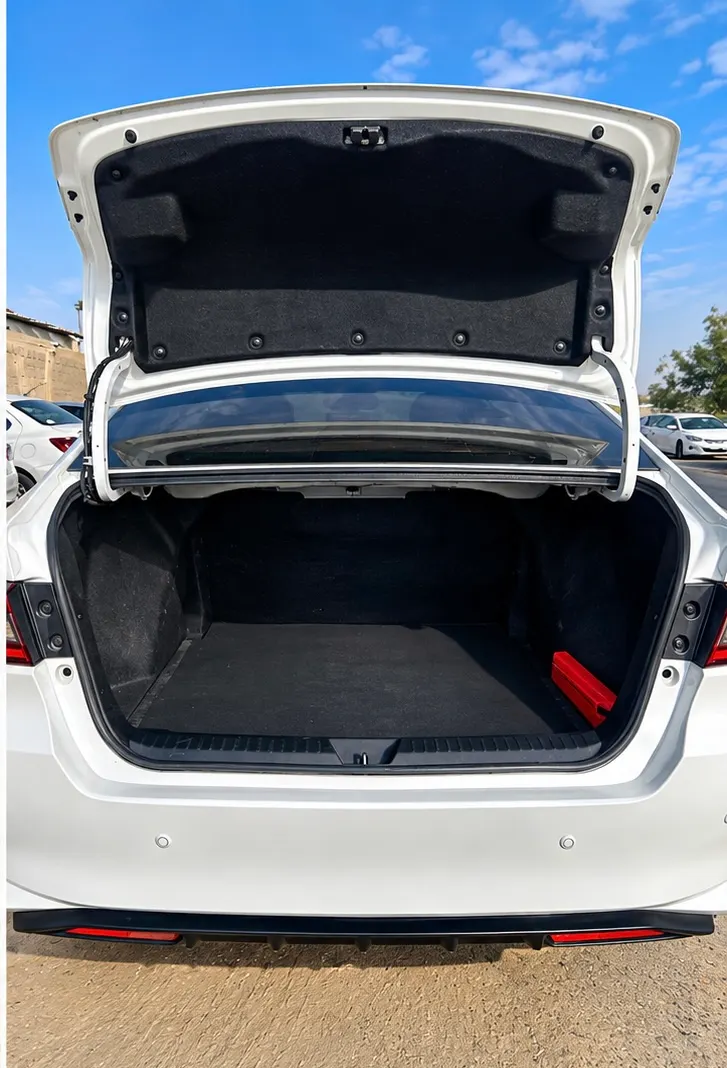 Mohammed Abdullah's vehicle — Luggage / Boot Space